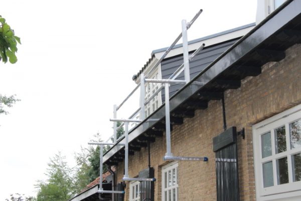 Tijdelijk hekwerk dakrandbeveiliging platte en hellende daken